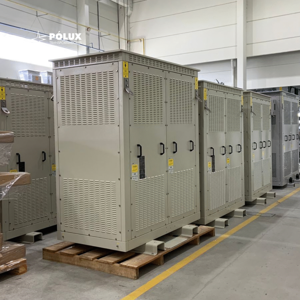 Como a escolha do transformador influencia a estabilidade de um Data Center?