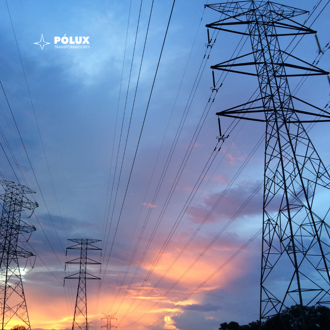 Comparativo entre autotransformador trifásico a seco e isolador convencional