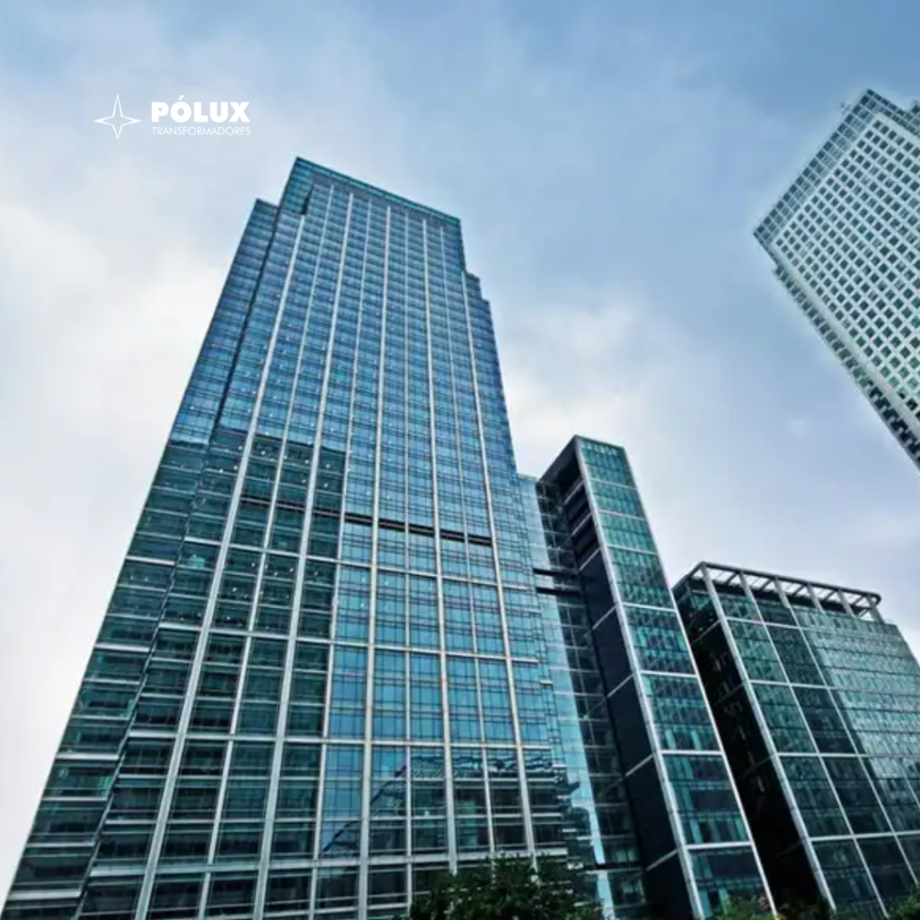 Transformadores trifásicos a seco com transformador de corrente integrado