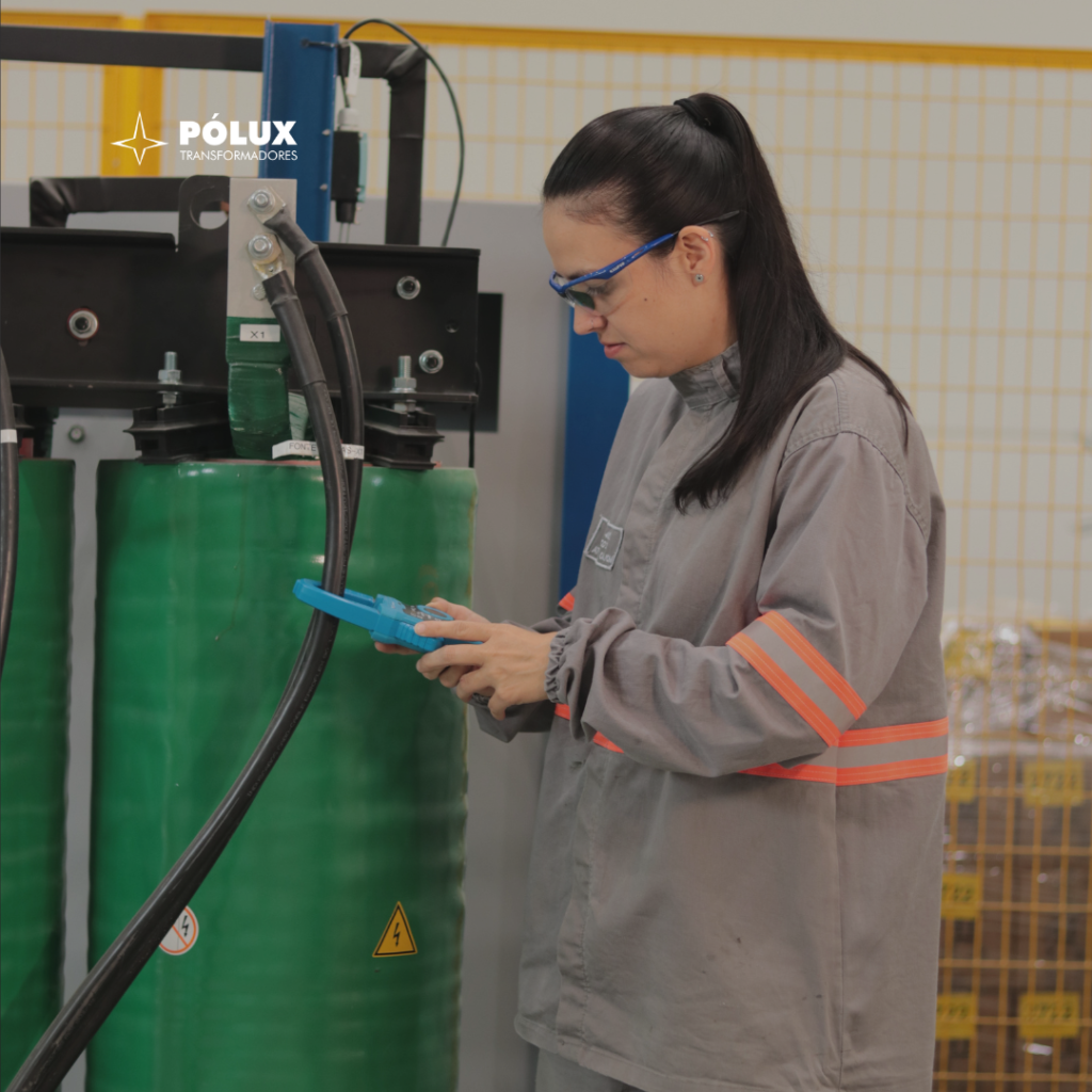 Transformadores trifásicos a seco para sistemas redundantes críticos