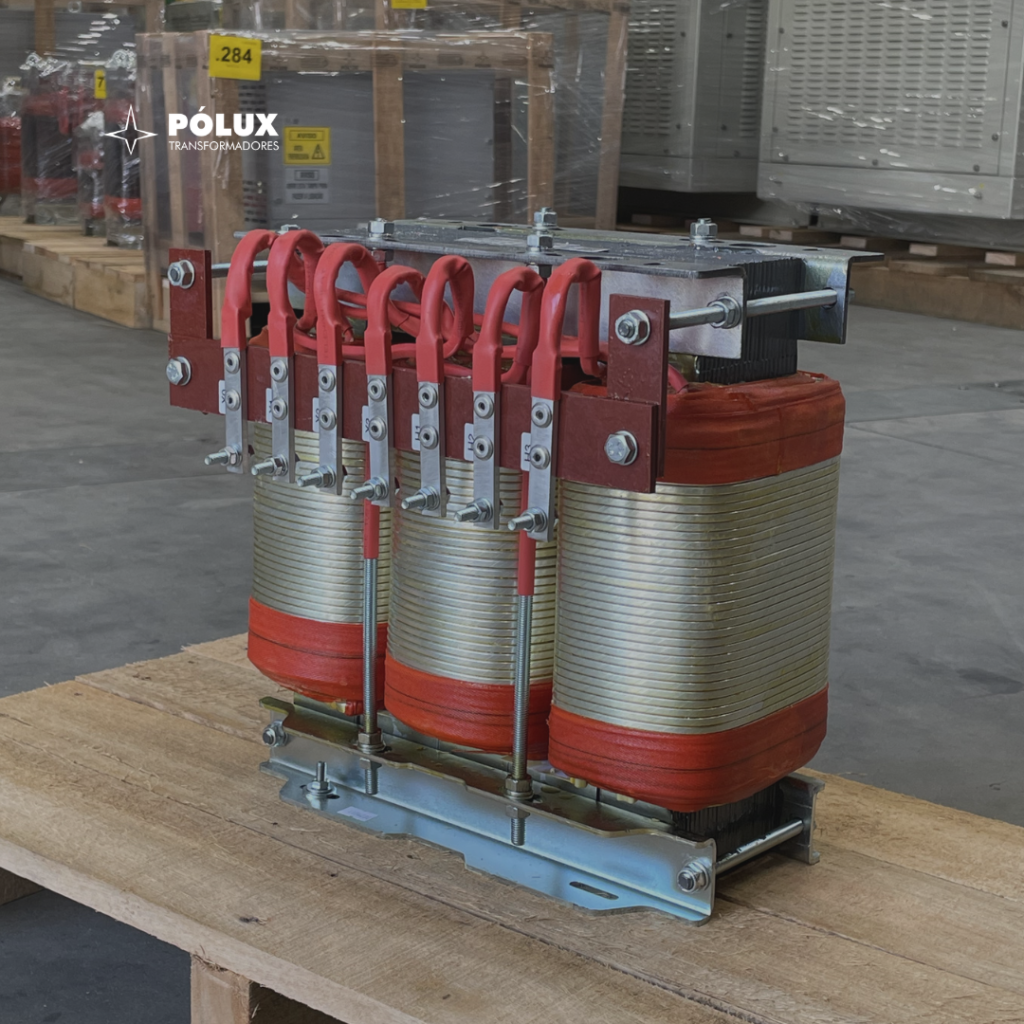 Transformadores trifásicos a seco para data centers de alta densidade