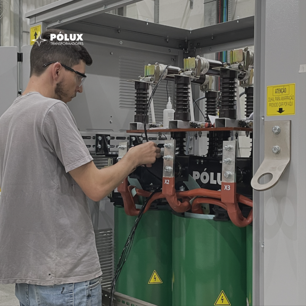 Transformador trifásico a seco para data centers corporativos de alta disponibilidade