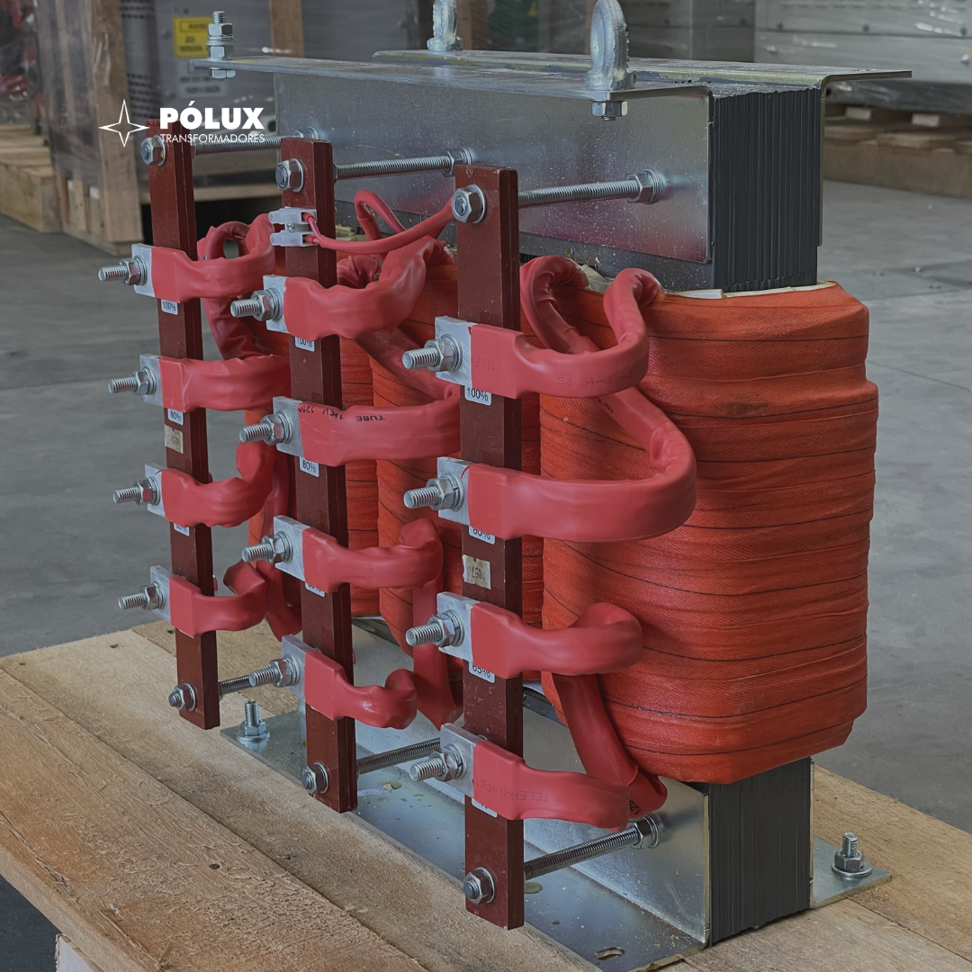 Transformador a seco para sistemas auxiliares de embarcações offshore